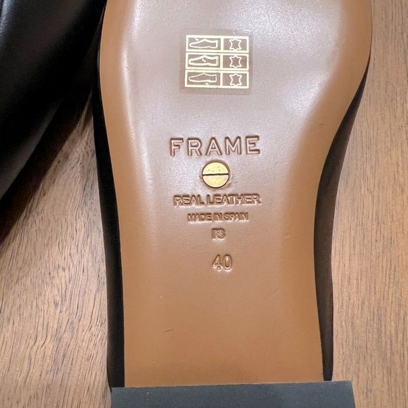 FRAME Le Town Square-Toe
Leather Mules size 40. Buttery Soft Leather. - Picture 4 of 9